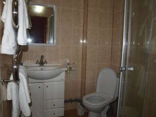 Гостиница Династия Нижний Новгород Двухместный номер с 2 отдельными кроватями и собственной ванной комнатой-7